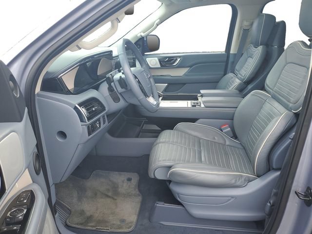 Used 2023 Lincoln Navigator L Black Label AWD/4WD image 9