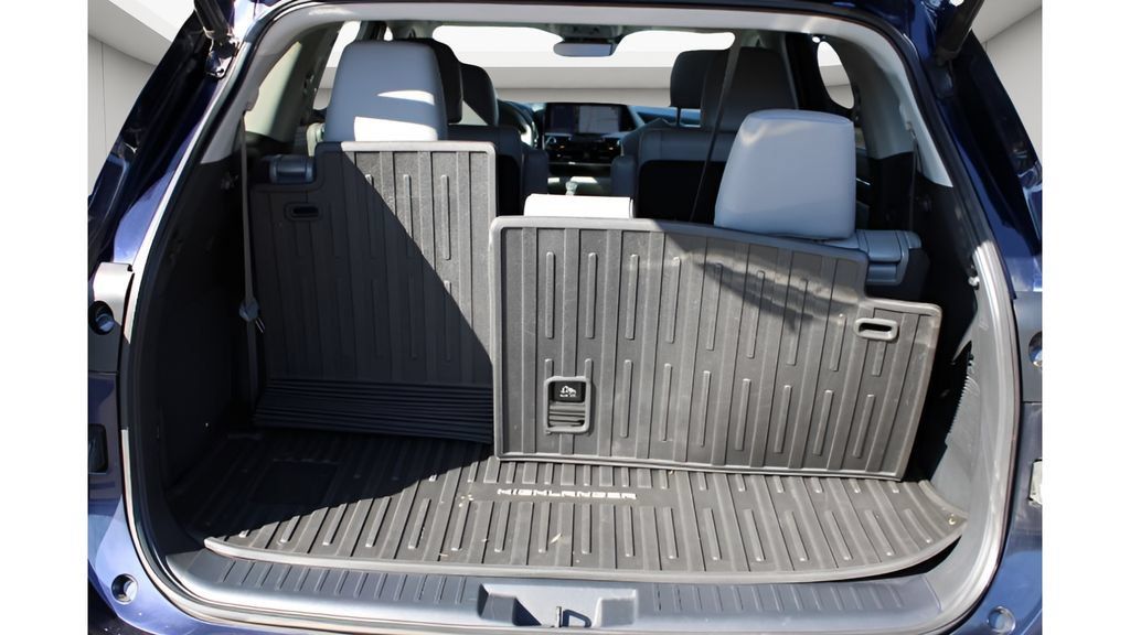 Certified 2020 Toyota Highlander Platinum AWD/4WD image 23