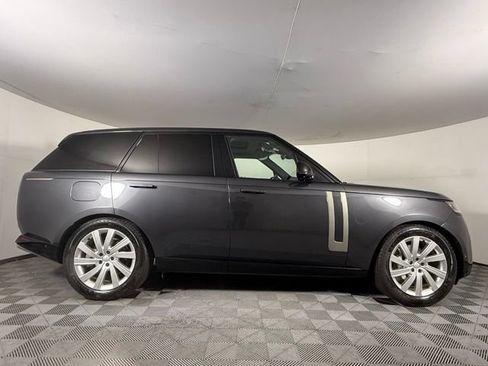 Used 2024 Land Rover Range Rover SE AWD/4WD image 9