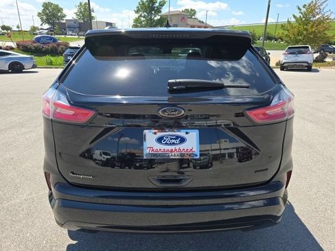 Certified 2022 Ford Edge SE w/ Black Appearance Package AWD/4WD image 4