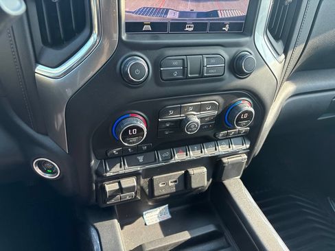 Used 2021 Chevrolet Silverado 2500 LTZ w/ LTZ Convenience Package AWD/4WD image 15