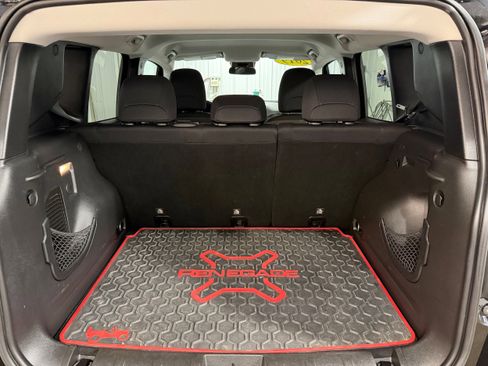 Used 2019 Jeep Renegade Altitude w/ Quick Order Package 2XM AWD/4WD image 14
