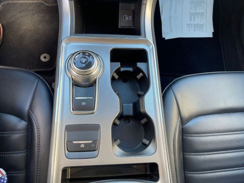 Used 2022 Ford Edge SEL image 41