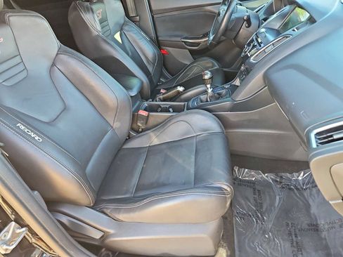Used 2017 Ford Focus ST w/ Equipment Group 402A image 38