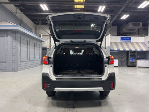 Used 2020 Subaru Outback Touring image 9