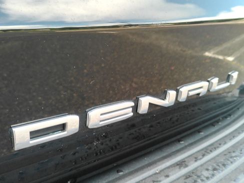 Used 2021 GMC Yukon Denali w/ Denali Ultimate Package AWD/4WD image 38