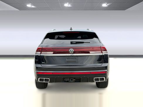 Used 2024 Volkswagen Atlas Cross Sport SEL R-Line image 10