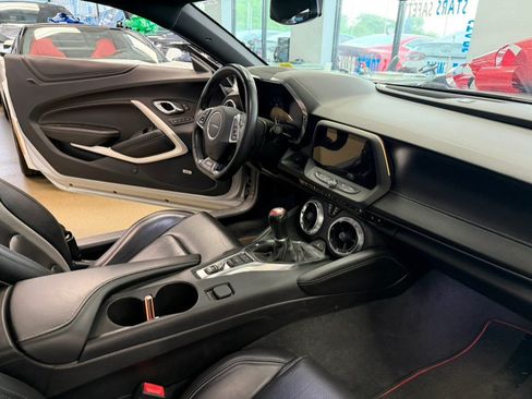 Used 2018 Chevrolet Camaro SS w/ Redline Edition RWD image 32