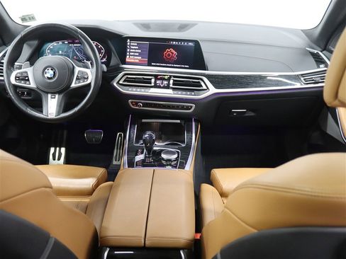 Used 2021 BMW X7 M50i image 24