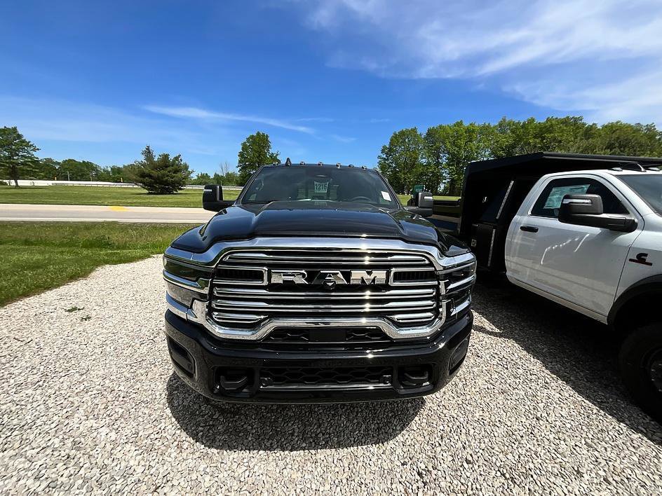New 2026 RAM 3500 Big Horn w/ Laramie Trim Package AWD/4WD image 3