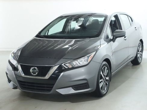 Used 2022 Nissan Versa SV w/ Trunk Package image 4