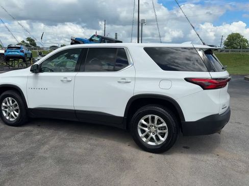 Used 2023 Chevrolet Traverse LS FWD image 4