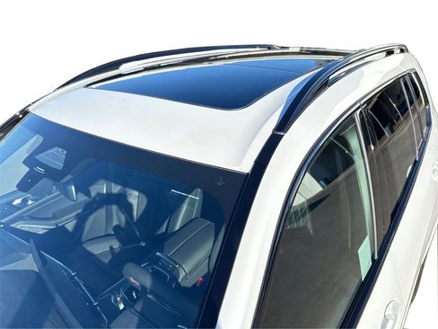 New 2026 BMW X7 M60i w/ Executive Package image 12