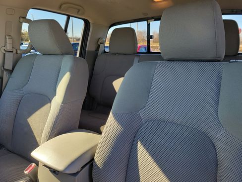 Used 2019 Nissan Frontier SV image 15