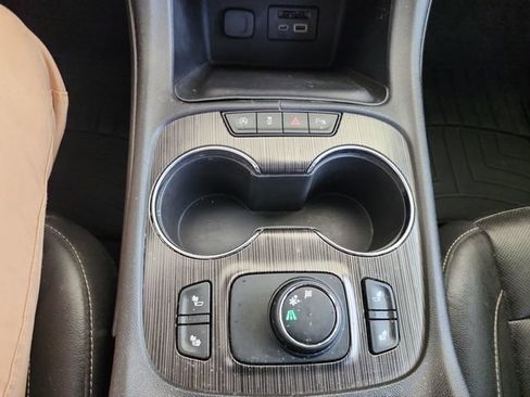 Used 2020 GMC Acadia SLT w/ LPO, Floor Liner Package FWD image 18