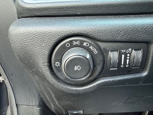 Used 2018 Chrysler Pacifica Touring Plus w/ S Appearance Package image 18