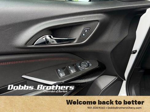 Certified 2024 Chevrolet Trax RS w/ Sunroof Package FWD image 12
