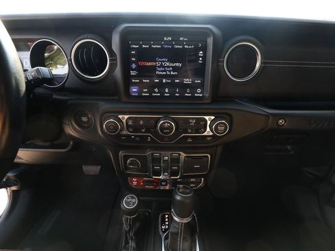 Used 2021 Jeep Wrangler Unlimited Rubicon 4xe w/ Cold Weather Group AWD/4WD image 17