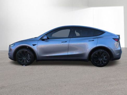 Used 2026 Tesla Model Y Long Range image 9