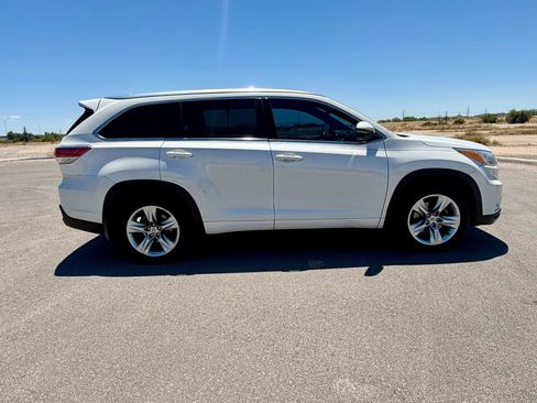 Used 2015 Toyota Highlander Limited Platinum AWD/4WD image 5