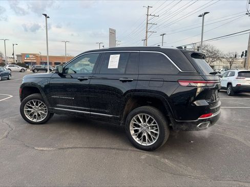 Used 2022 Jeep Grand Cherokee Summit w/ Luxury Tech Group V image 3