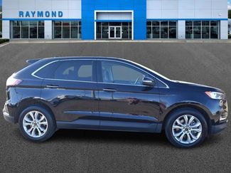Used 2024 Ford Edge Titanium video 2