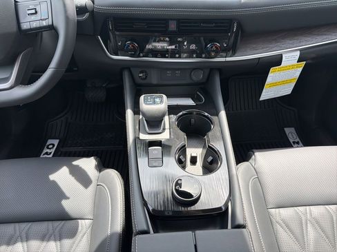 New 2026 Nissan Rogue Platinum w/ Platinum Premium Package AWD/4WD image 27