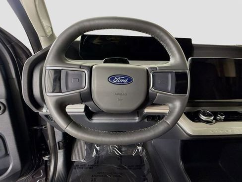 Used 2025 Ford Expedition Max Active image 11