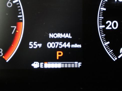 Used 2025 Honda HR-V Sport image 17