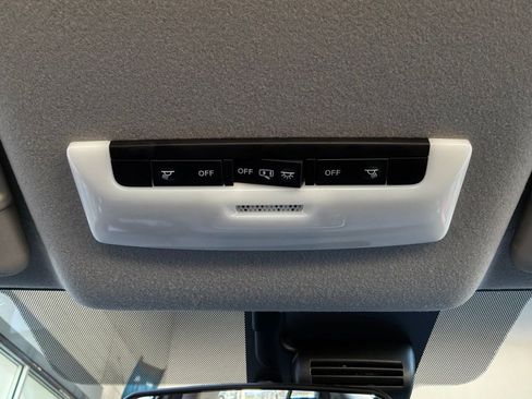 Used 2025 Nissan Versa SV w/ Trunk Package FWD image 17