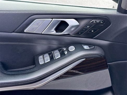 Used 2021 BMW X7 xDrive40i w/ Premium Package image 19