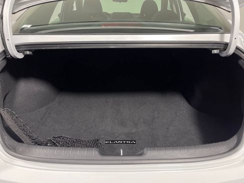 Certified 2025 Hyundai Elantra Hybrid FWD image 11