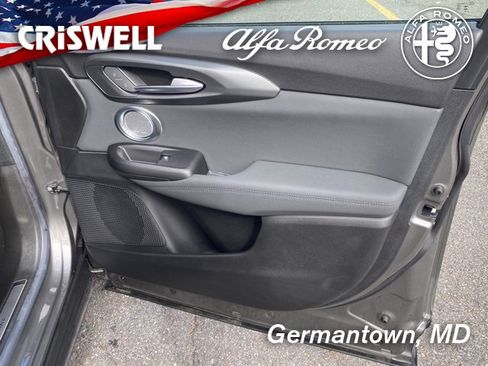 New 2024 Alfa Romeo Tonale Veloce image 37