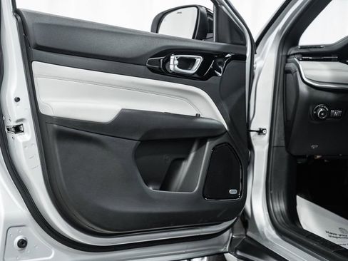 New 2026 Jeep Compass Limited w/ Sun, Sound & Navigation Group image 37