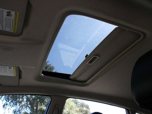 Used 2014 Ford Fiesta Titanium FWD image 21