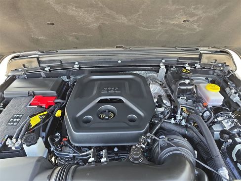 Used 2025 Jeep Wrangler Sport image 26
