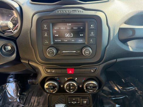 Used 2017 Jeep Renegade Limited FWD image 28