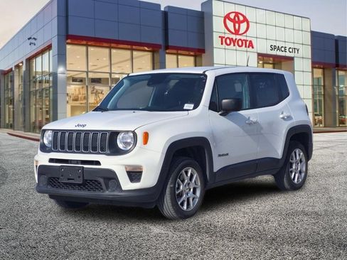 Used 2023 Jeep Renegade Latitude AWD/4WD image 2