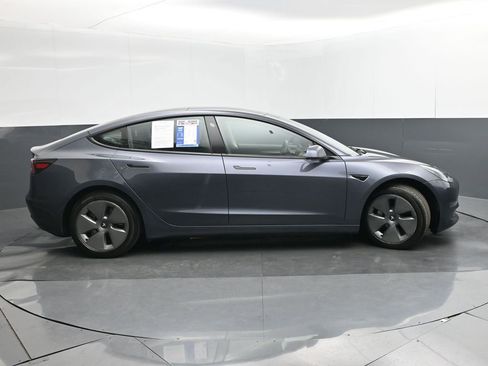 Used 2023 Tesla Model 3 Standard Range image 6