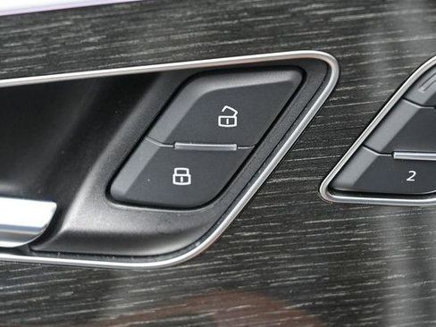 Used 2023 Audi Q7 3.0T Prestige AWD/4WD image 14
