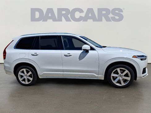 Used 2021 Volvo XC90 T6 Momentum AWD/4WD image 6