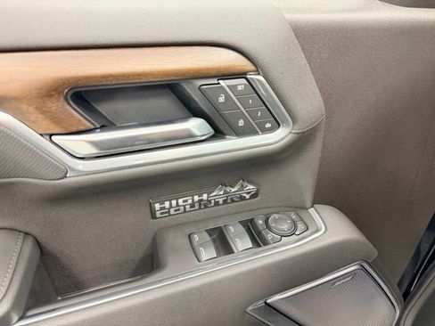 Certified 2025 Chevrolet Silverado 1500 High Country AWD/4WD image 21