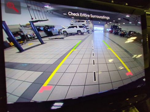 Used 2022 Jeep Grand Cherokee Overland w/ Luxury Tech Group IV image 8