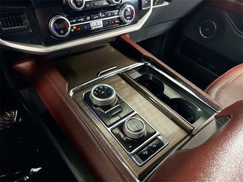 Used 2023 Ford Expedition Limited image 21