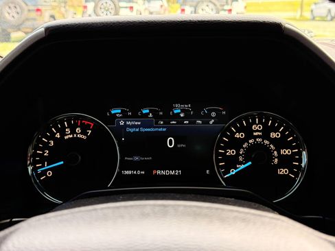 Used 2015 Ford F150 Platinum w/ Equipment Group 701A Luxury image 23