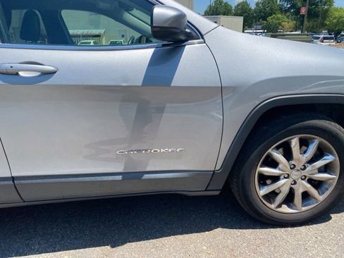 Used 2015 Jeep Cherokee Limited w/ Trailer Tow Group FWD image 18