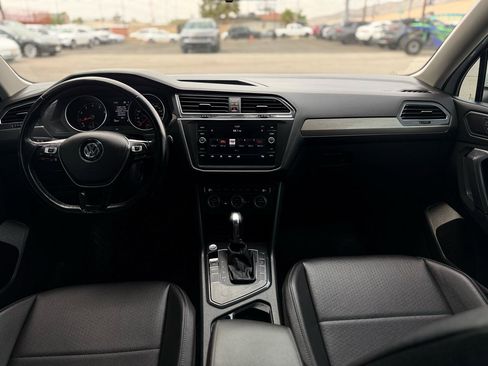 Used 2019 Volkswagen Tiguan SE w/ Panoramic Sunroof Package image 19