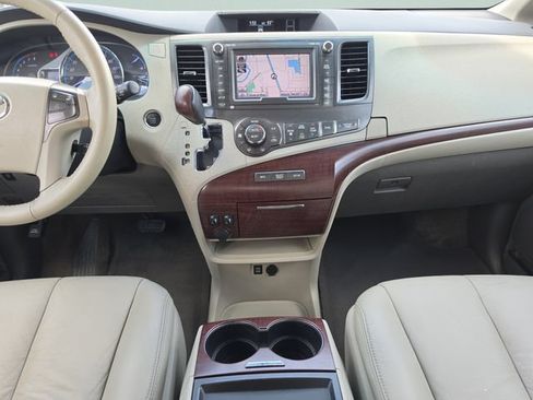 Used 2011 Toyota Sienna XLE w/ XLE Navigation Pkg FWD image 26