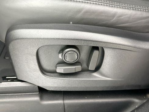 Certified 2025 Land Rover Defender 110 S image 22