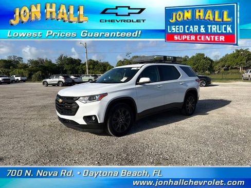 Used 2021 Chevrolet Traverse RS FWD image 2